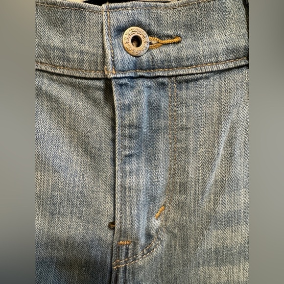 Levi’s Women’s Denim Jean Shorts Sz 10 - Picture 2 of 10